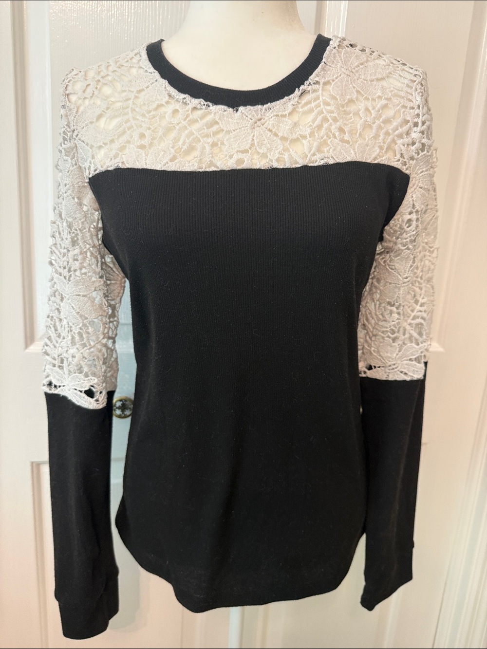 Lace Yoke Black and White Long-Sleeve Women's Top